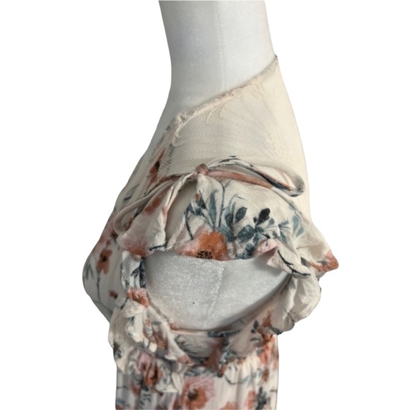 Xhilaration Short Sleeve Mini Lace V Neck Flutter Sleeve Dress - Size Small - Picture 6 of 14